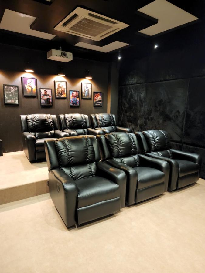 Oxygym Club Hotel & Suites Faisalabad Exteriör bild