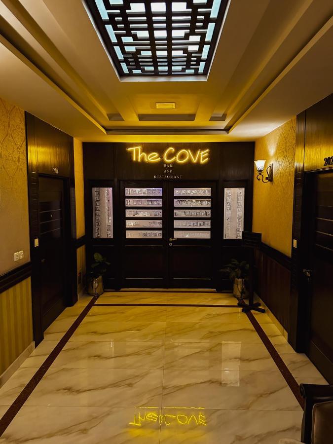 Oxygym Club Hotel & Suites Faisalabad Exteriör bild