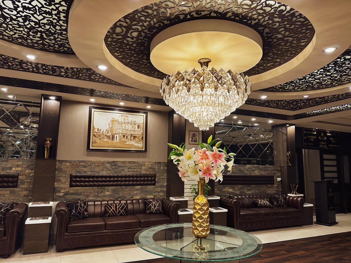 Oxygym Club Hotel & Suites Faisalabad Exteriör bild